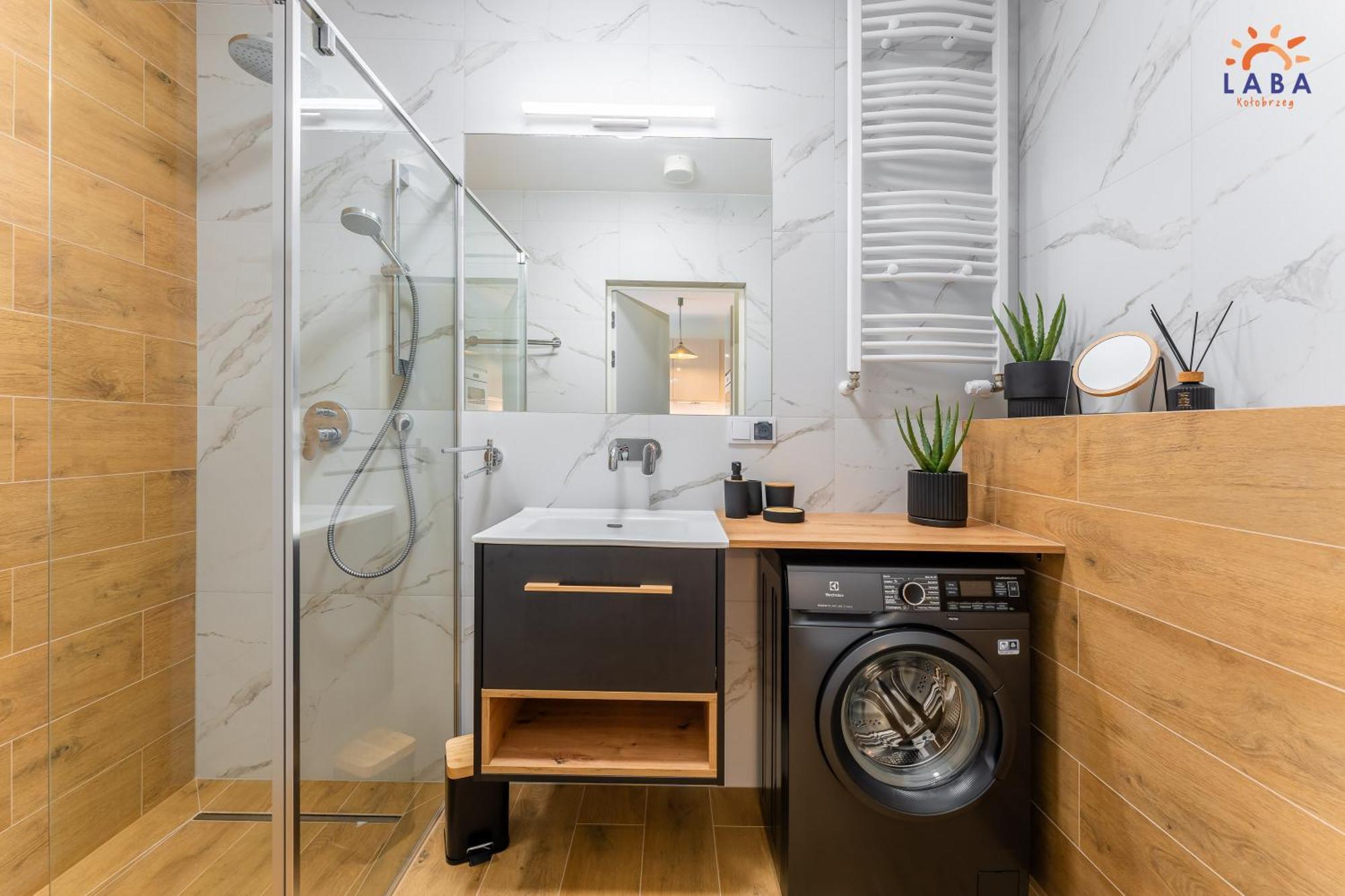 Laba Kolobrzeg Apartamenty Kollataja Z Parkingiem מראה חיצוני תמונה