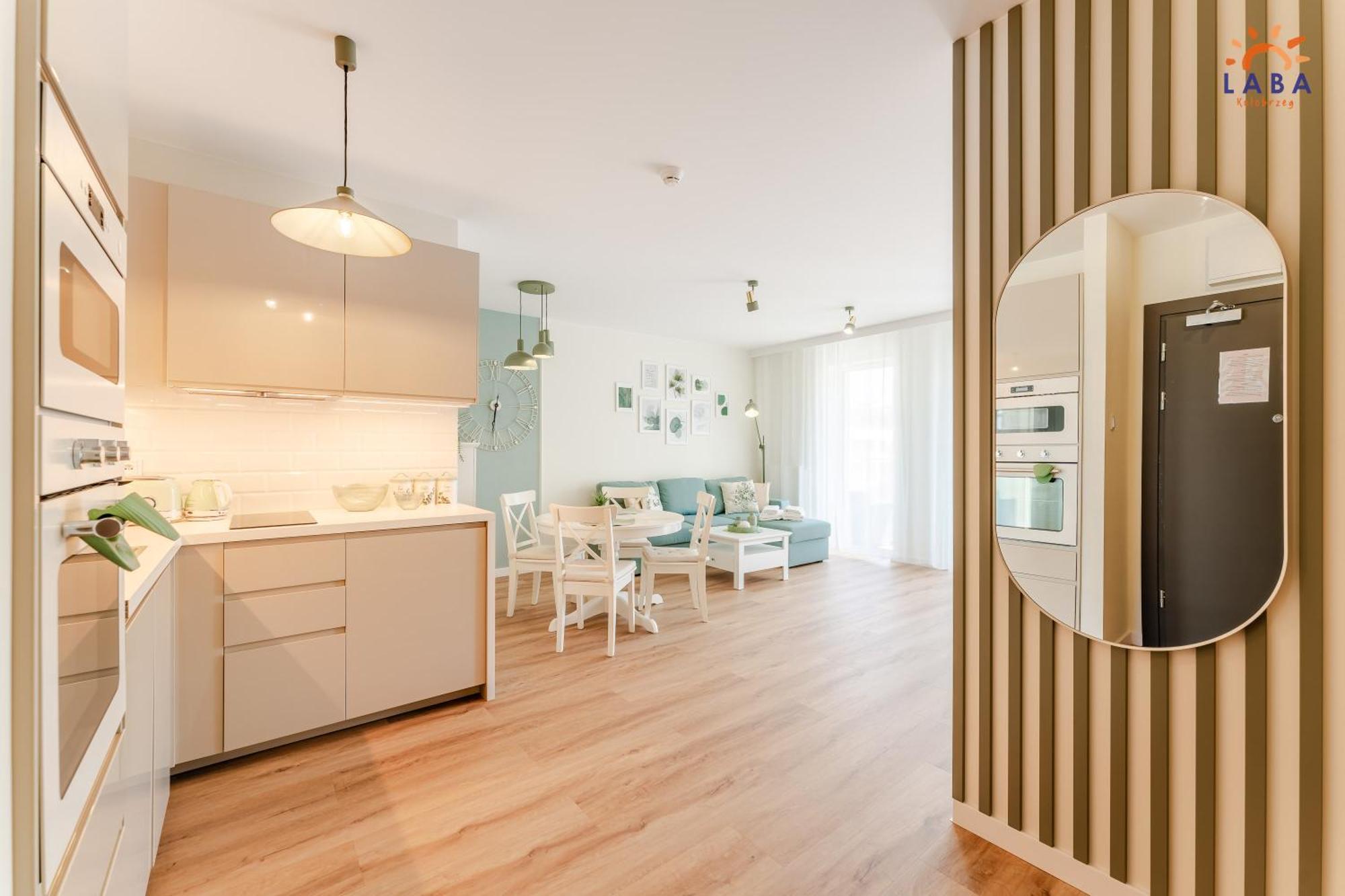 Laba Kolobrzeg Apartamenty Kollataja Z Parkingiem מראה חיצוני תמונה