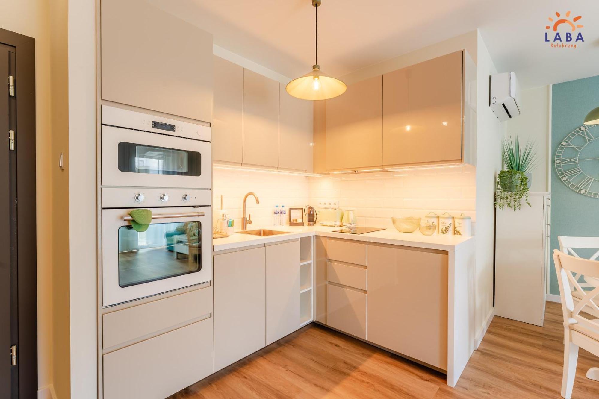 Laba Kolobrzeg Apartamenty Kollataja Z Parkingiem מראה חיצוני תמונה